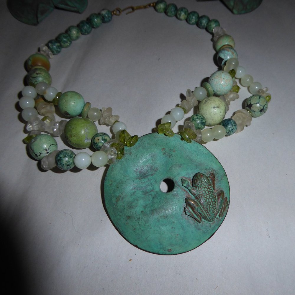 Semi Precious Patina necklace & earrings (frog)